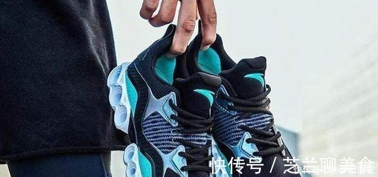 缓震 在中国烂大街的国产跑鞋,出口换个“马甲”成了奢侈品,网友真骄傲!