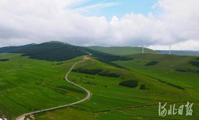 草原天路景美|河北张家口：草原天路景美如画