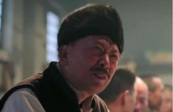 姨太太|此人不良嗜好样样精通,姨太太就有24个,却很多人被称为爱国将领