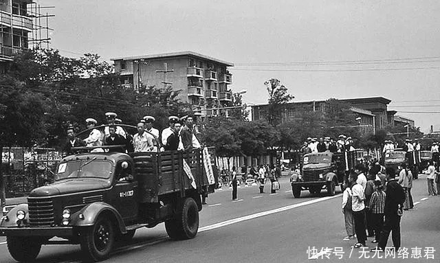 不寒而栗|1983年严打老照片 最后一张让人不寒而栗