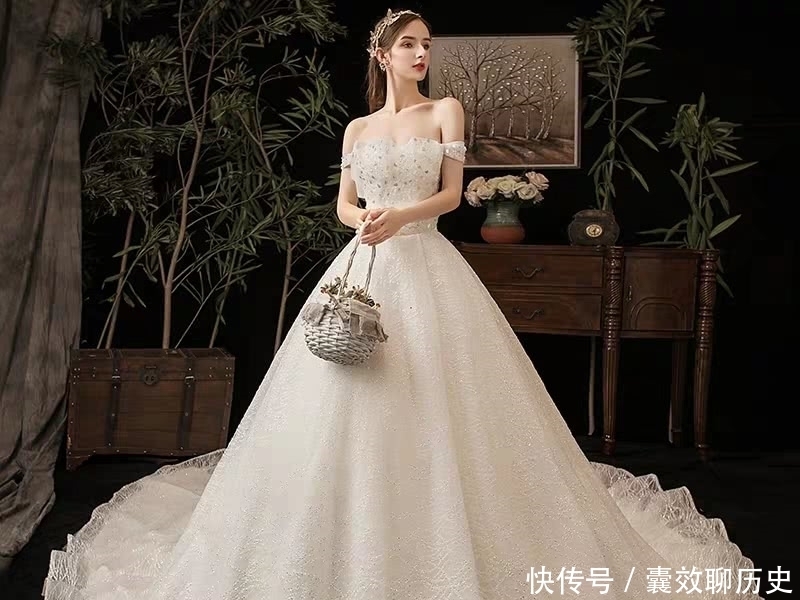 4套婚纱礼服，你最想穿哪一件？测你婚后的家庭地位有多高！