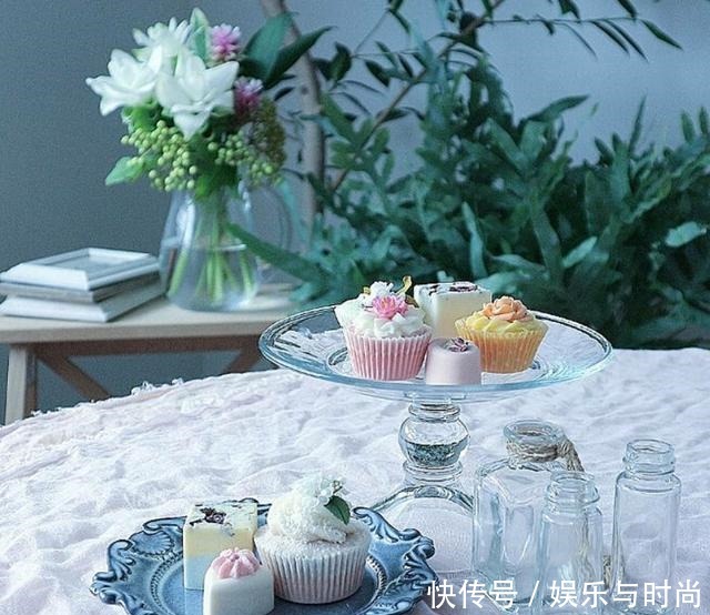 小两口之家,全屋布满绿植鲜花,把生活过成了诗,太美太治愈了!