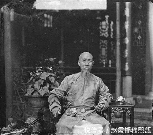 形象|清朝官员的真实形象百官上朝交头接耳，和珅的长相堪比四大美男