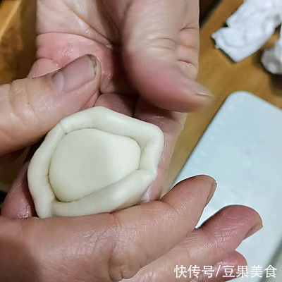 这道蛋黄酥真的是不讲究,有啥放啥都好吃