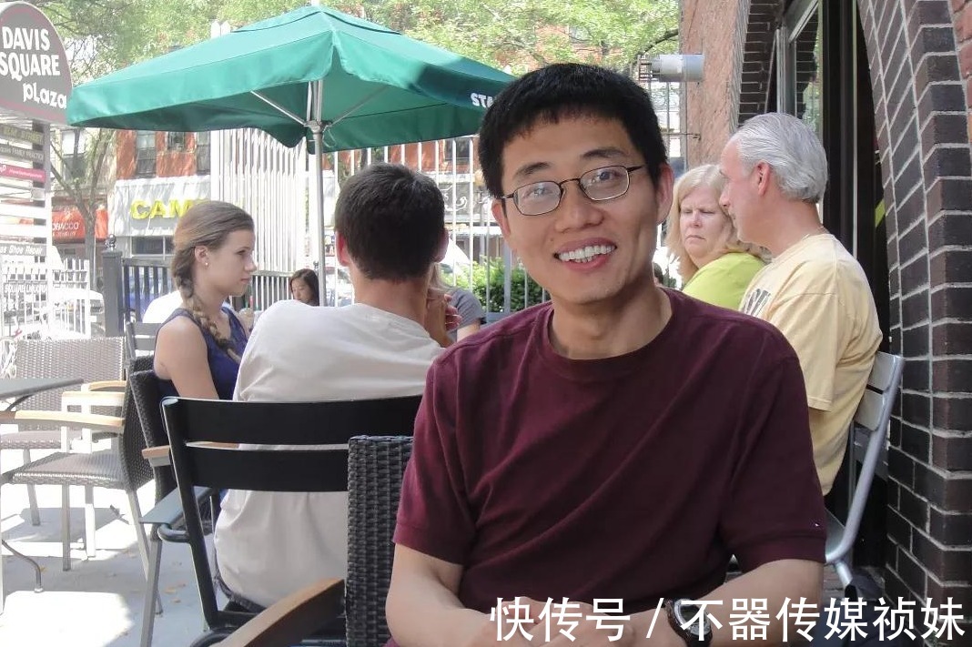 莱斯大学|“生化博士”黄西，退出脱口秀大会惹争议，他真被“神话”了吗？