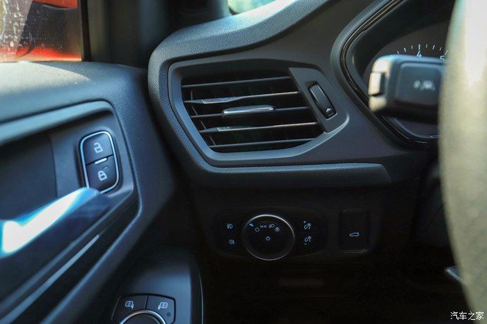 奶爸|准奶爸的座驾福克斯ST-line，颜值与性能齐飞