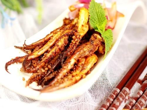 比烧烤还好吃孜然鱿鱼须，香辣可口，3分钟学会，吃上就停不下来