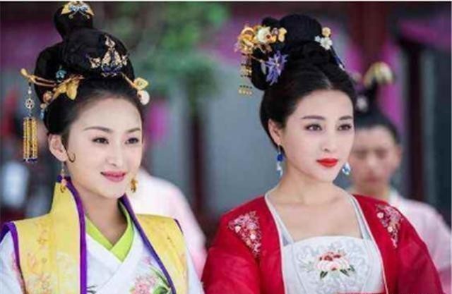 送给|她嫁给皇帝是二婚,却直接当皇后,还把侍女送给皇帝令其怀孕