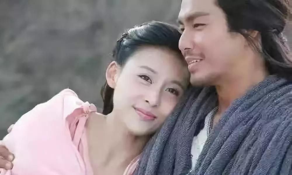 疯了吧?倒贴导演,芒果台还救她?