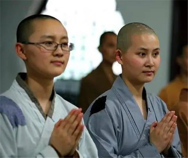 尼姑$她被誉为中国美女尼姑,985毕业却断发出家,年近三十仍不想还俗