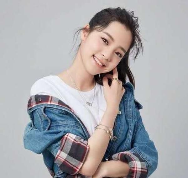歐陽娜娜|歐陽娜娜參加《奔跑吧》,聽清對baby的稱呼,一句話明白她倆關系