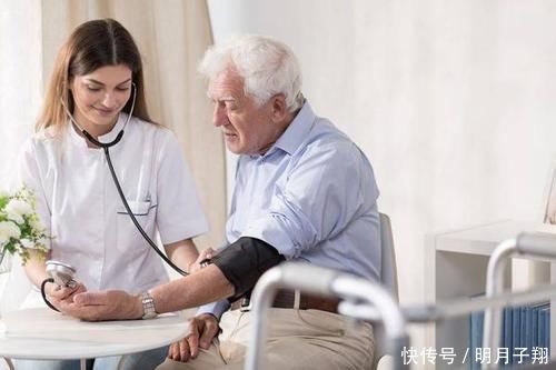 肾炎和尿毒症也就一步之遥!不想遗憾终生,肾炎5个信号别忽略