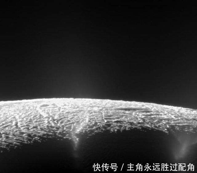 在这个寒冷的冬季，太阳系其他星球上也在下雪