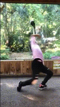 |搞笑GIF图：美女刚睡醒的样子vs你刚睡醒的样子！