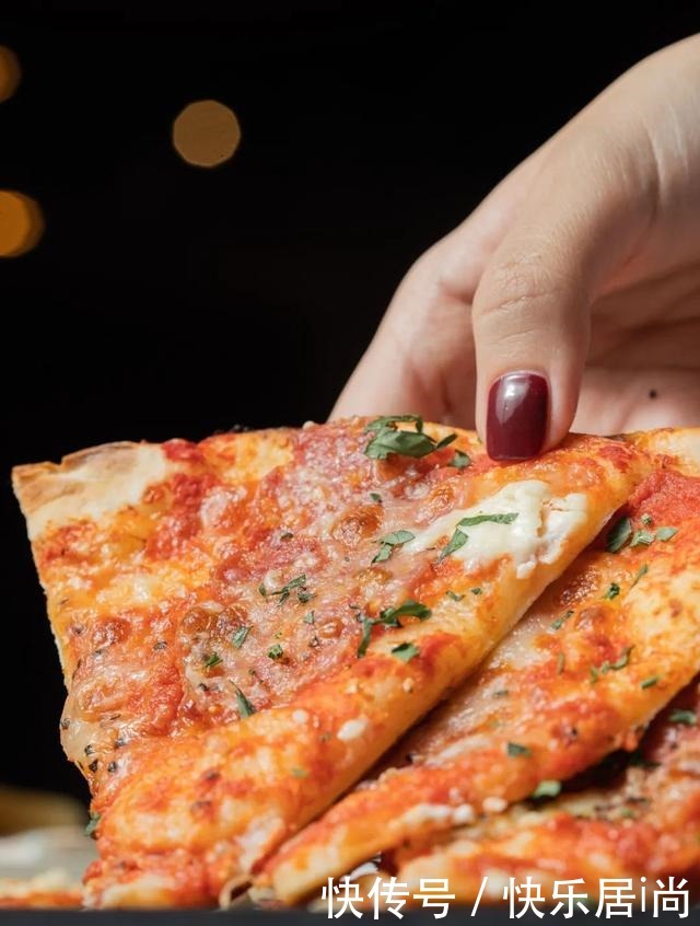 吃豆人|缺了角的比萨,凭啥这么火