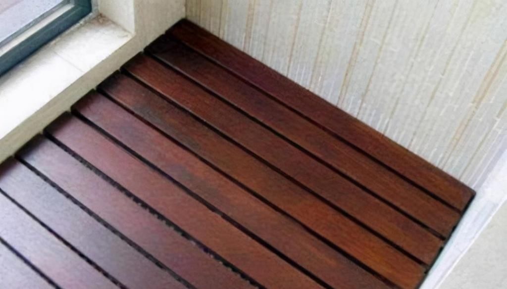 卫生间|原来有钱人的卫生间早就不贴瓷砖了，听内行人一说，才知道晚了