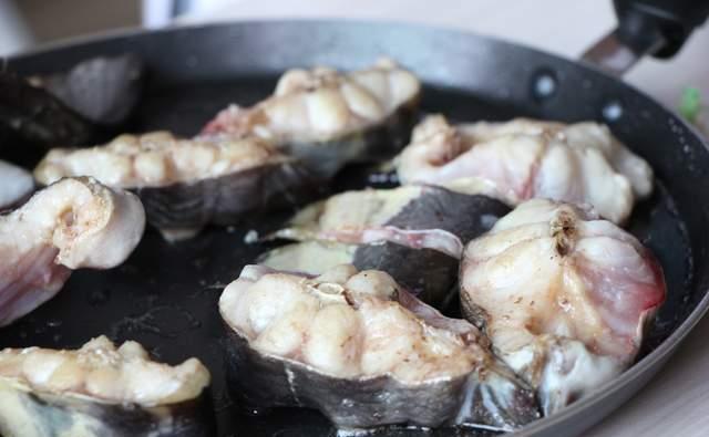  适量|比炖茄子还好吃的鲶鱼做法，香辣可口蒜香浓郁，能撑死两个老爷子