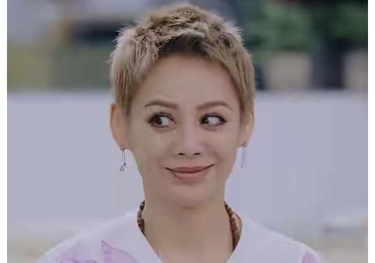 23歲的姚安娜“被冷落”，揭開了娛樂圈的“潛規(guī)則”