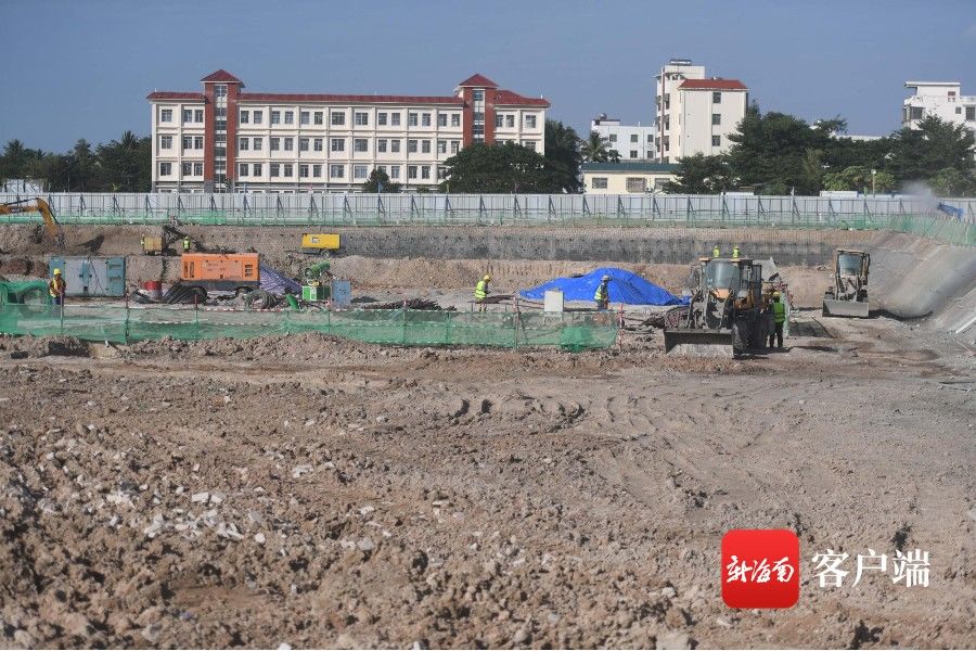 采访团走进三亚文化中心项目：热火建设中的城市文化“新地标”|海南网媒行 | 文化中心