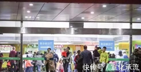 宠物|8岁男童生命垂危,胃里抽出一斤脓液,这些食物还敢给孩子吃吗