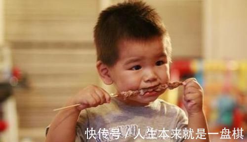 零食|6岁女儿脖颈发黑洗不掉,送医院检查,医生的解释令宝妈哭笑不得