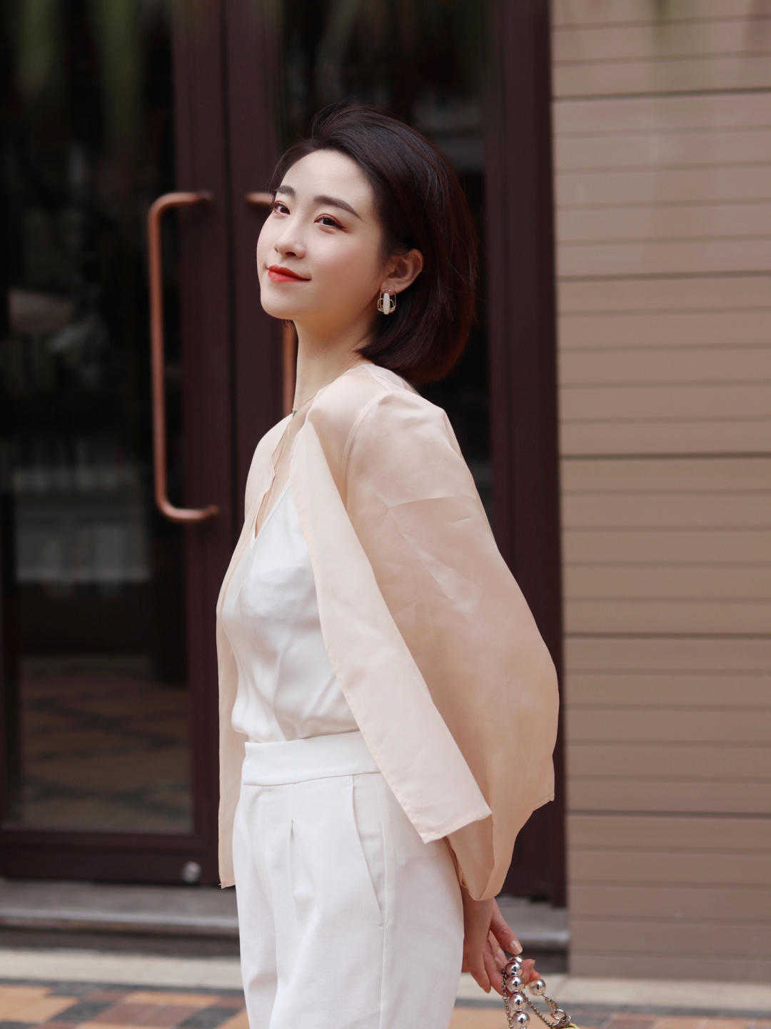 小姑娘|夏季想要变成气质女神,这几套衣服搭配方法,清新减龄又洋气