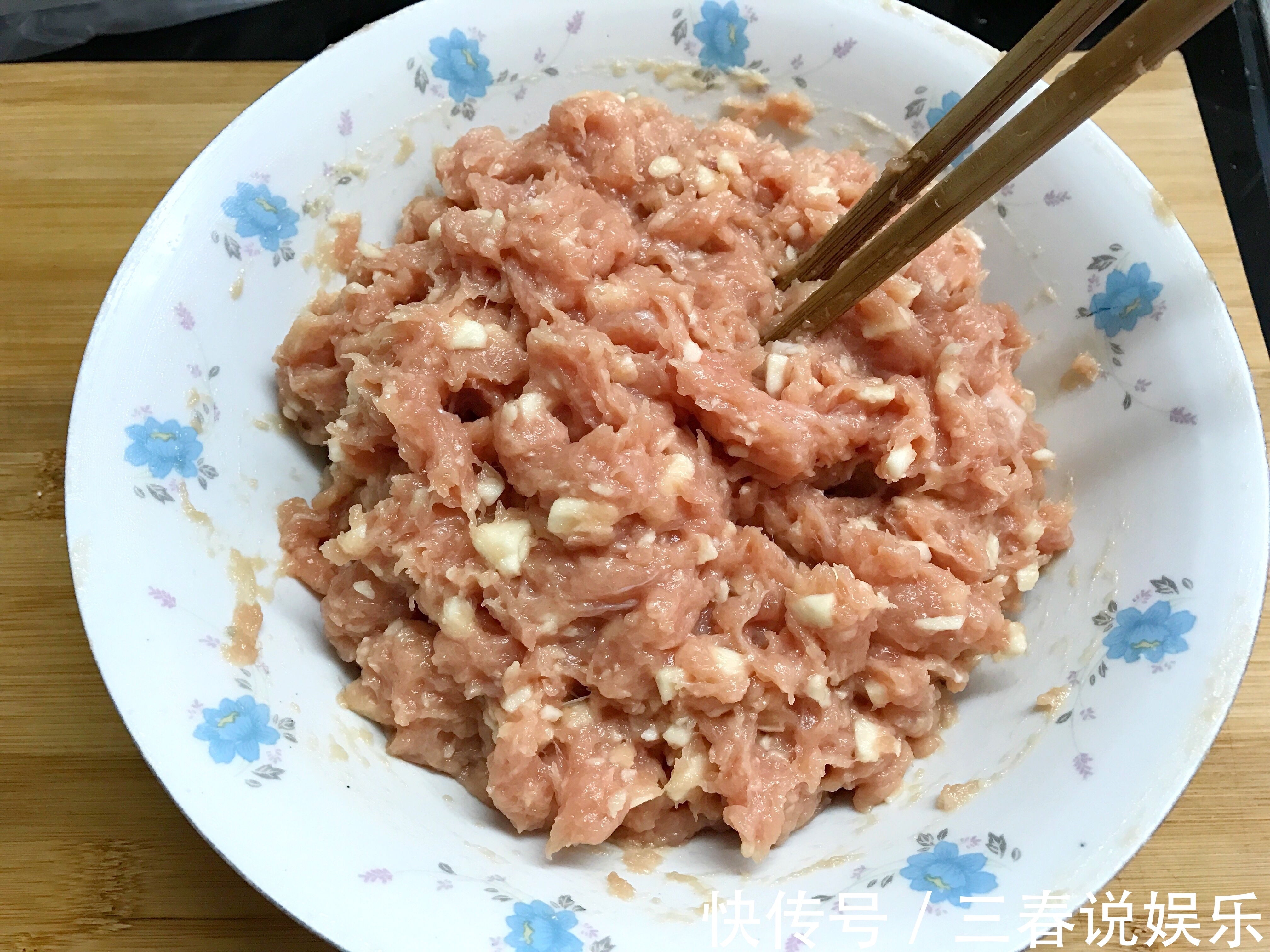 逢年过节餐桌上常有的硬菜，鲜美弹牙，做法简单，好吃不腻又营养