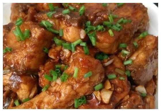美食推荐红烧鱼块,葱爆牛肉,葱香牛腩,香菇肉片的做法