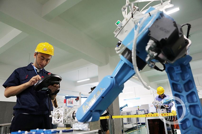 工业机器人|2021年成渝地区双城经济圈 现代制造业技能大赛在永川开赛