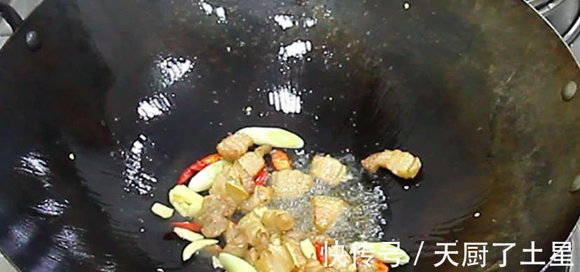 下饭|厨师长炒的长豆角一周都吃不腻,脆嫩入味又下饭,学会自己在家做!