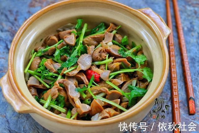 凉菜是夏天餐桌上的主角,分享7道家常凉拌菜,上桌比热菜受欢迎