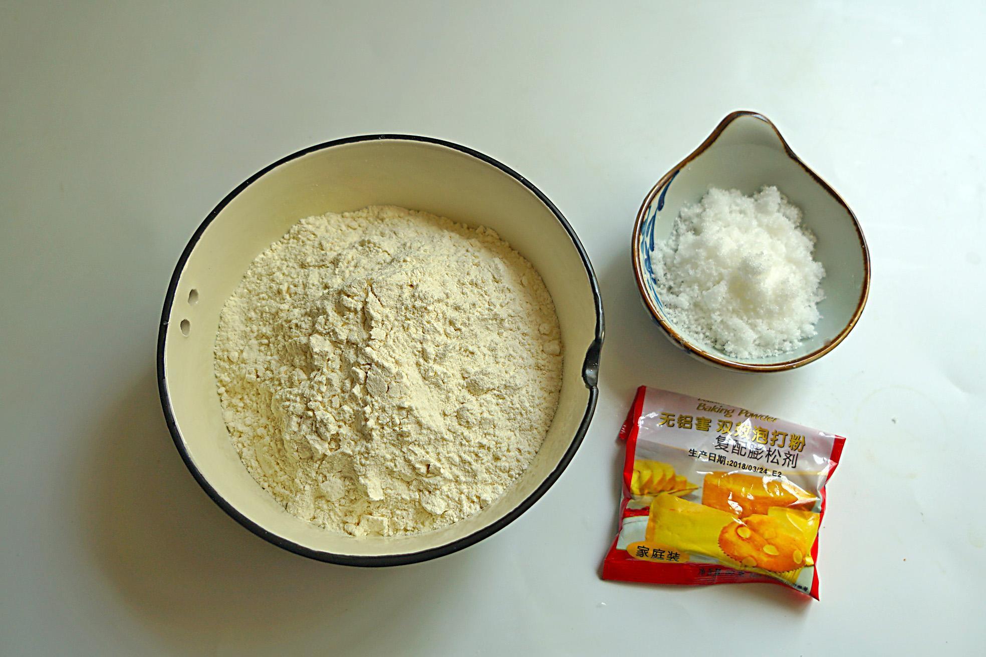 这饼不用烫面不怕粘手,比炸糖糕更简单,咬一口宣软好吃