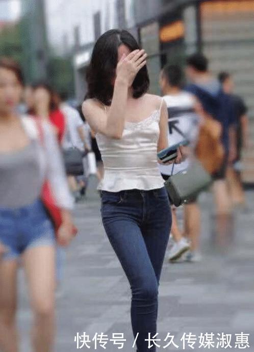 街上|说她是街上独一无二的美女,你们,应该不会反驳吧
