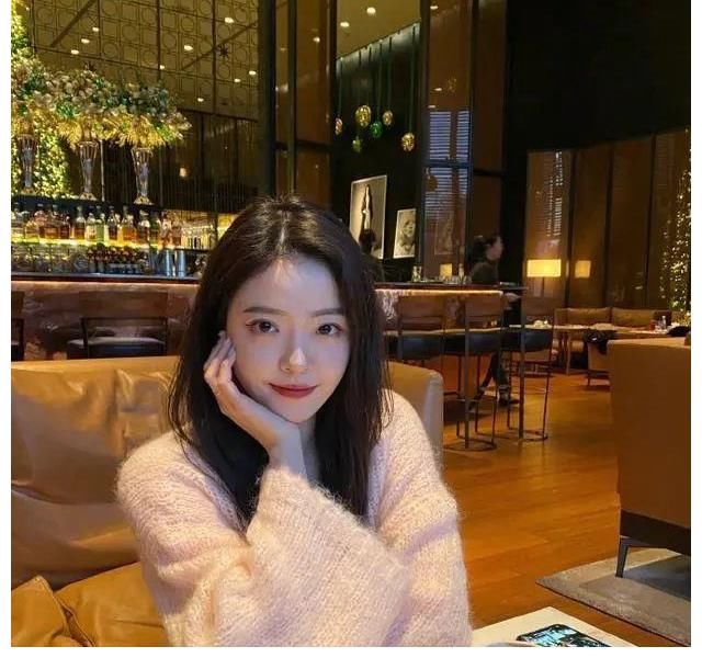 同为公主首秀！姚安娜跟王文也选综艺差别之大，究竟谁更机智？