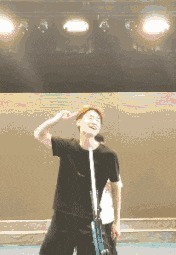 |搞笑GIF:夫妻在一起工作,这样才会更有安全感