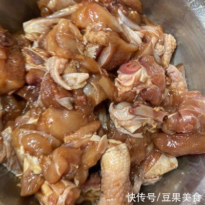 十三香|把全家人征服的重庆鸡公煲(五香版),好吃到过分