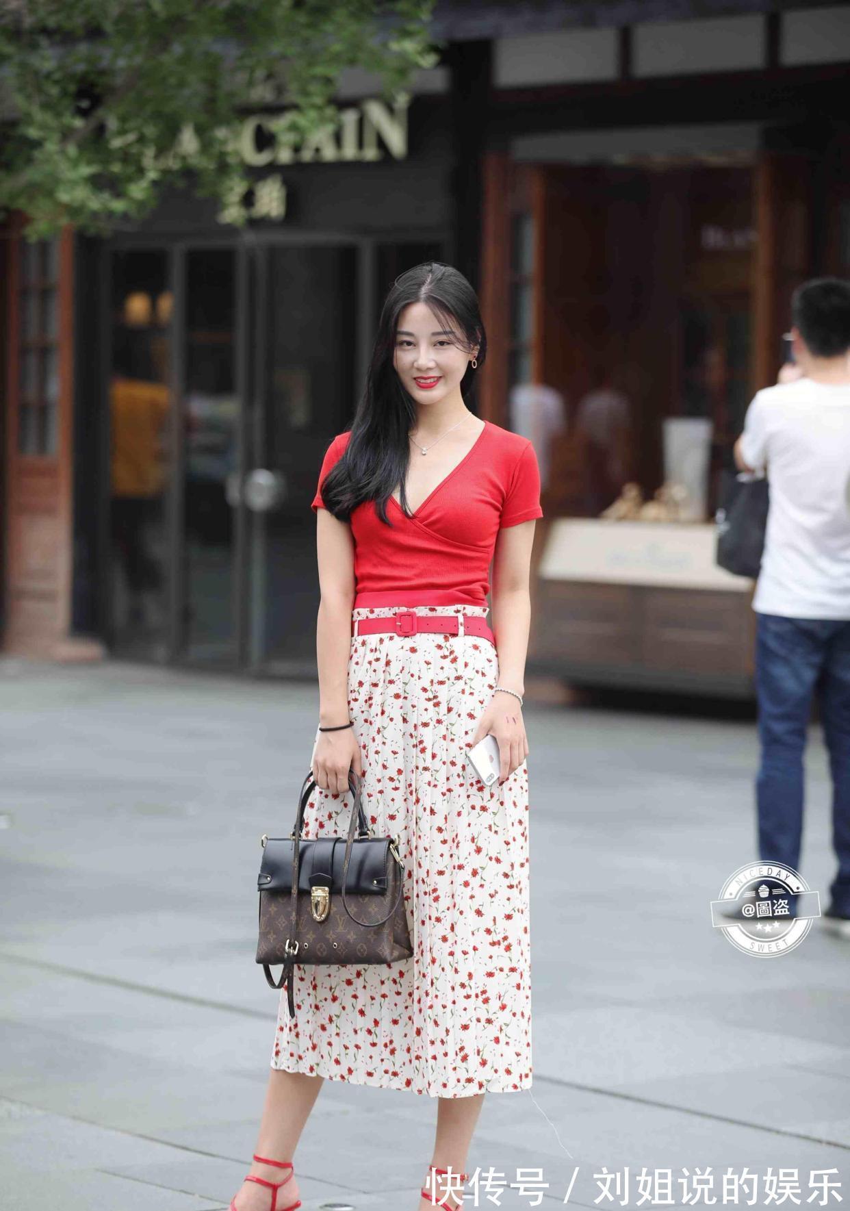 连衣裙|美丽优雅的连衣裙穿搭更显文雅范，彰显民国名媛风采，时尚十足