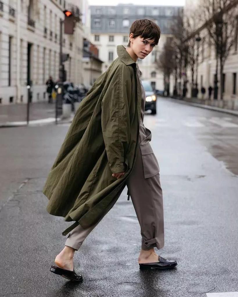  纸袋裤|别老穿阔腿裤了，今年秋冬这4条裤子最流行！