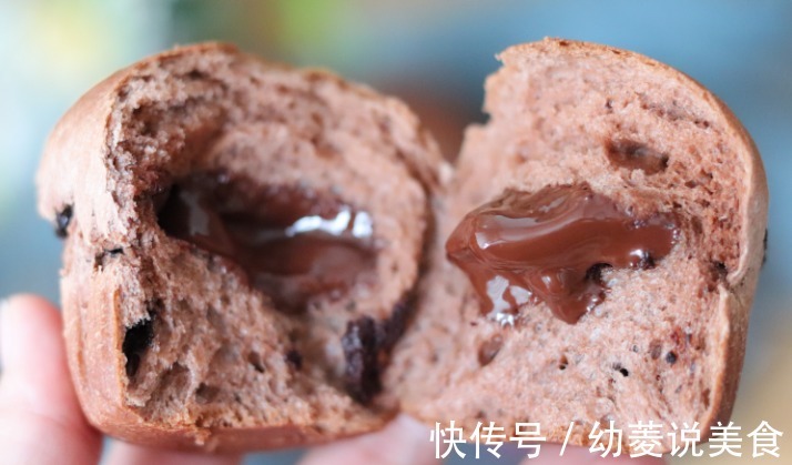 自制双重巧克力蛋糕，香浓丝滑，这个配方比蛋糕店的还好吃