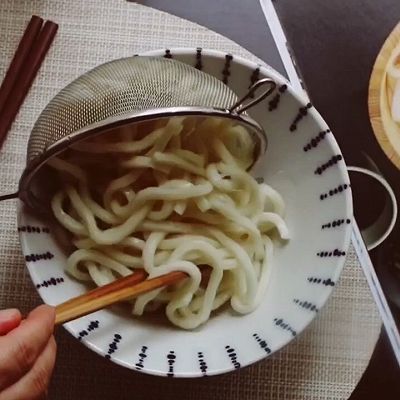 色拉油|牛肉盖浇乌冬面