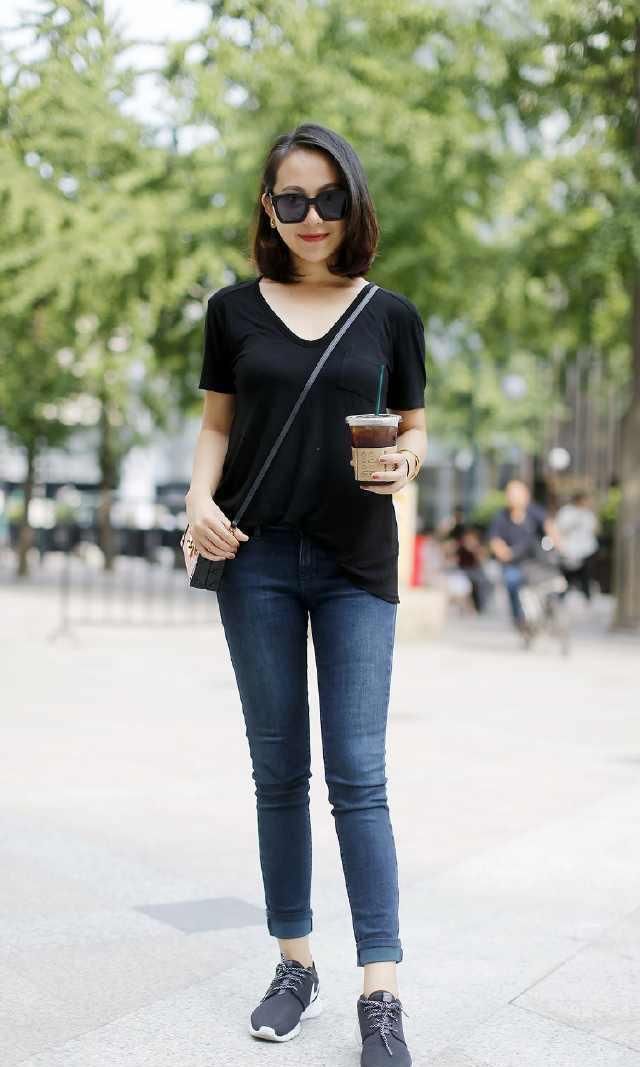  牛仔外套|街拍：吊带衣裙，彰显出女人独特的娇艳美