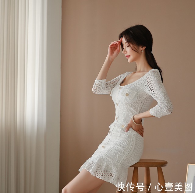 象牙|女神孙允珠高清时尚搭配:波浪流花象牙镂空彩曦鱼尾裙