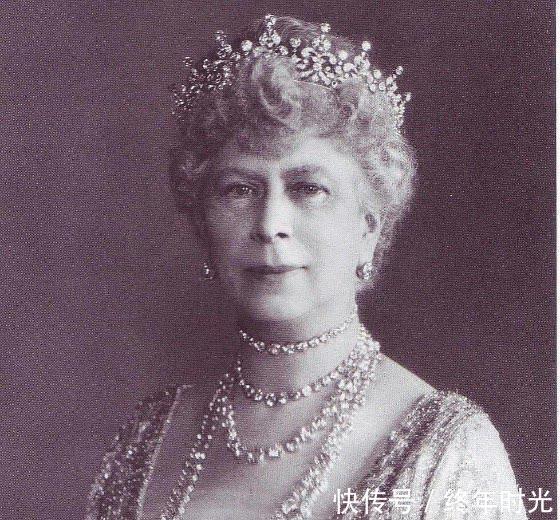 项链|玛丽王后厌恶儿媳,将28颗珍珠项链留给儿子,却依旧勒在她脖子上