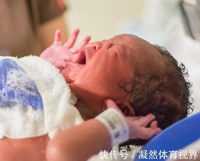 郭建国|“奇迹新生儿”走红,出生几分钟衣服没穿就跑,专家:老天爷给的