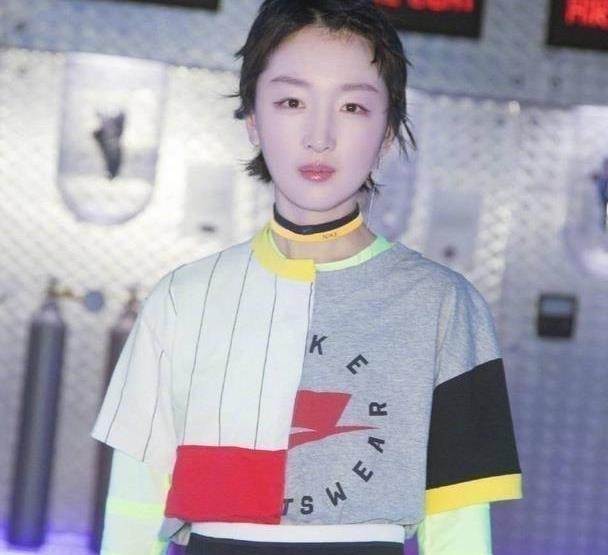 五官 女人脸上有这4个标志,很适合剪“短发”发型,瘦脸又显气质