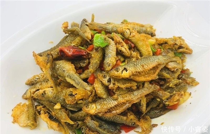 遇到此菜,我不还价不犹豫,一买就是三四斤,常吃强健筋骨长高高