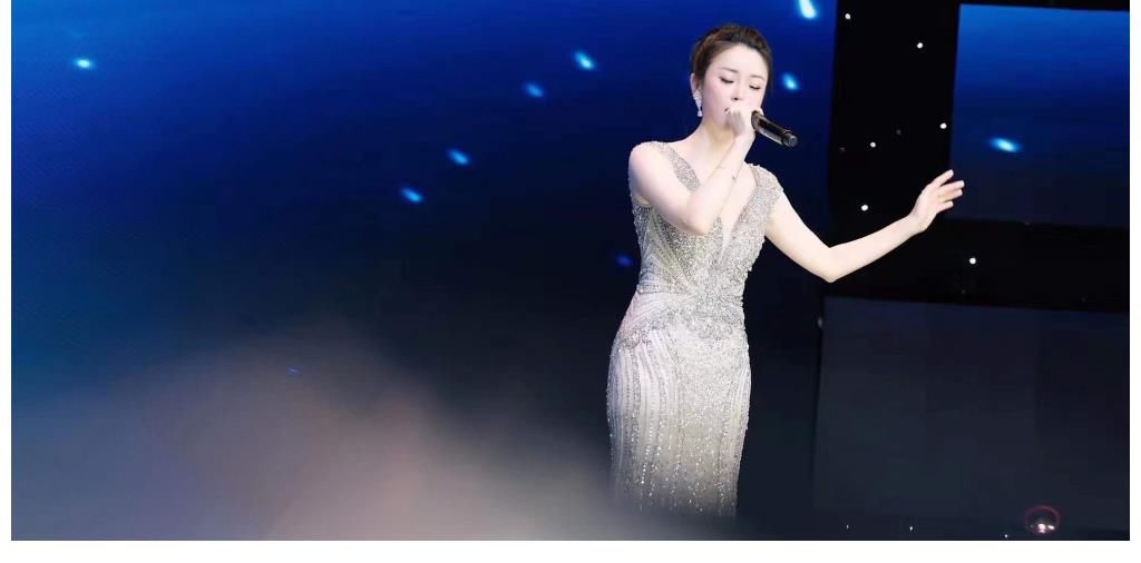 周文淇唱响星梦盛典 挑战高难度《传奇》惊喜夺冠