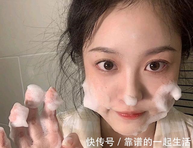 水润 早晨和晚上“护肤”的差距有多大了解后才明白,差距会如此明显!