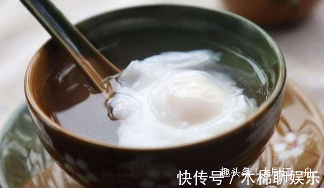 水煮荷包蛋,我只服这个做法,不散花不破皮,个个圆润又好吃