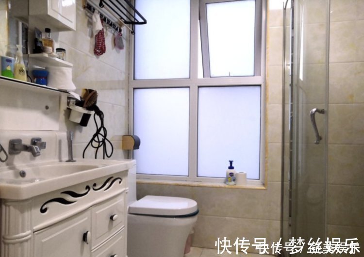 小房间|参观140㎡大婚房,朋友都夸餐边柜有档次,我却更喜欢主卧的飘窗